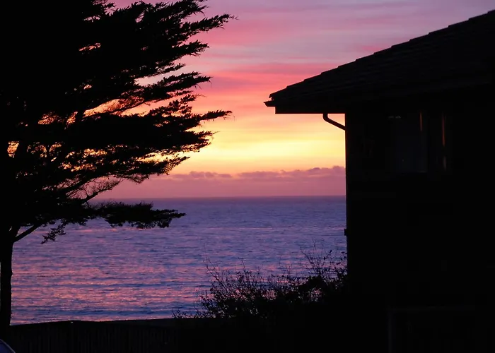Gualala Surf Inn On The Ocean Bluff
